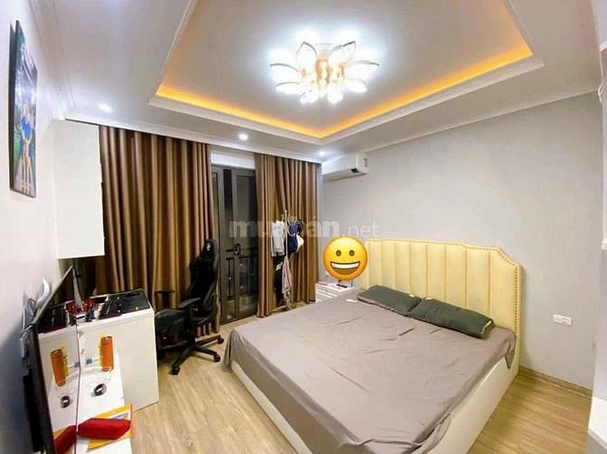 CHỦ NHÀ BÁN PHỐ BẮC CẦU,NGỌC THỤY.98m2 xây 3,5 tầng đang cần tiền ,