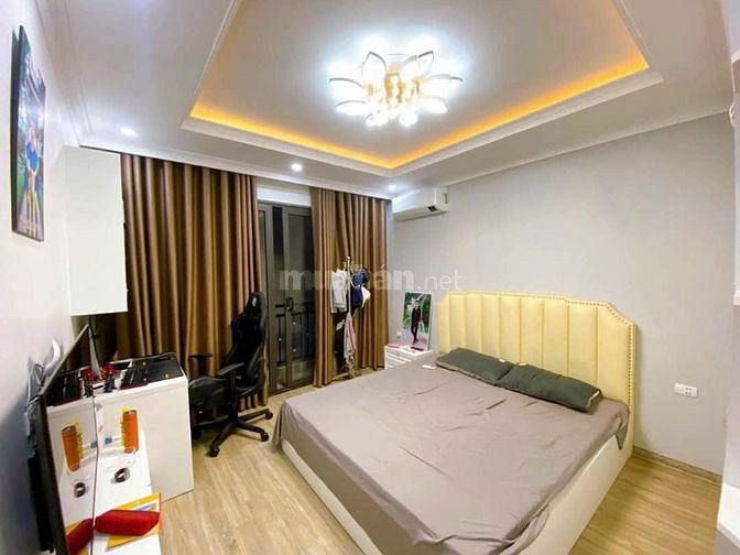 CHỦ NHÀ BÁN PHỐ BẮC CẦU,NGỌC THỤY.98m2 xây 3,5 tầng đang cần tiền ,
