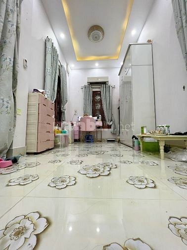Chính chủ cho thuê nhà cạnh chợ Ngọc Hà, phường Đội Cấn, quận Ba Đình.