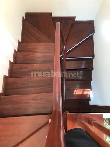 Bán Nhà Ngõ 180 Hoàng quốc Việt 35 x 5 tầng Giá 5.1 tỷ 0979690692