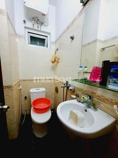 Cần bán gấp nhà Đội Cấn,giảm 500tr còn 4.8 tỷ- DT 38m2-6T -15m ra phố.
