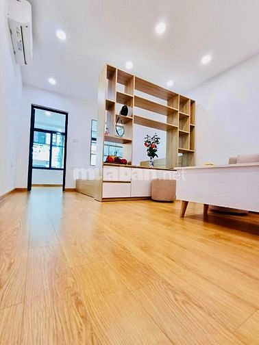 Siêu hiếm! Bán nhà tập thể Nguyên Hồng, DT 60m2 x 2PN- Nhỉnh 2 tỉ