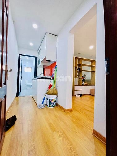 Siêu hiếm! Bán nhà tập thể Nguyên Hồng, DT 60m2 x 2PN- Nhỉnh 2 tỉ