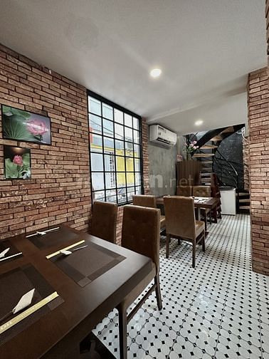 Nhà mặt tiền Đường Hoa,Ngang 8m 5 tầng,dòng tiền gần 100triệu/tháng