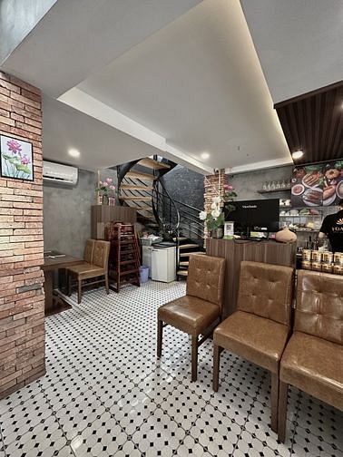 Nhà mặt tiền Đường Hoa,Ngang 8m 5 tầng,dòng tiền gần 100triệu/tháng