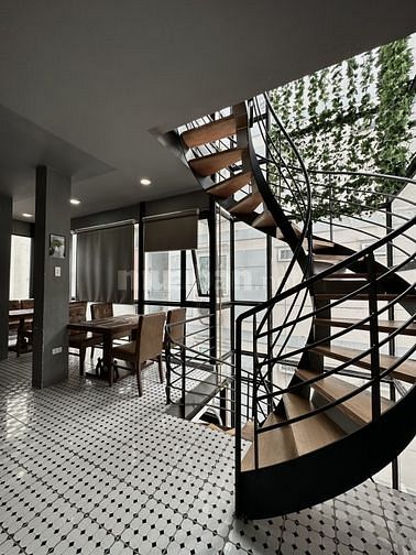 Nhà mặt tiền Đường Hoa,Ngang 8m 5 tầng,dòng tiền gần 100triệu/tháng