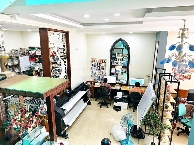 Cần tuyển 02 thợ ủi quần áo thời trang làm việc tại Tân Phú