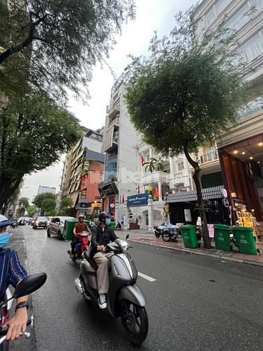Bán khách sạn 29 Thái Văn Lung, P.Bến Nghé, Q.1 giá giảm sâu 13x tỷ TL