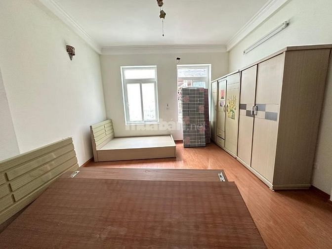 PHỐ YÊN HOÀ - NHÀ ĐẸP- DÂN XÂY  - GẦN PHỐ- 2 THOÁNG - DT 42M , MT 4M -