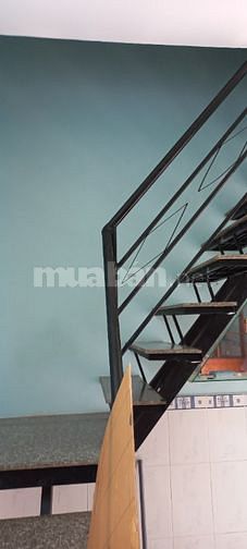 Cần tiền bán gấp nhà SHR 1 trệt 1 lầu , 2 PN, 2 WC, trung tâm Quận 12