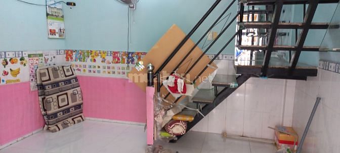 Cần tiền bán gấp nhà SHR 1 trệt 1 lầu , 2 PN, 2 WC, trung tâm Quận 12