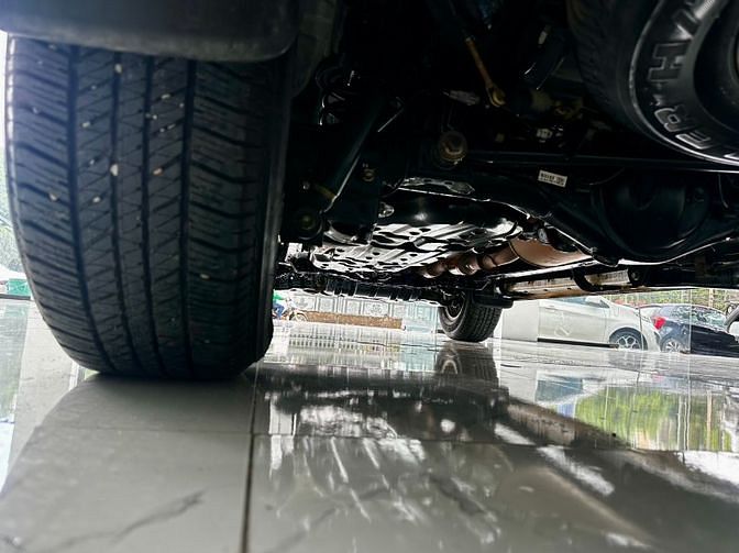 Toyota Fortuner máy xăng, số tự động, 1 cầu, màu ghi xám, bstp