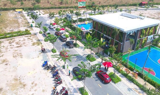Đất thổ cư có hồ bơi, trường học, chốt nóng tặng 5 chỉ vàng