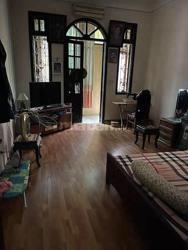 Bán nhà 2 mặt ngõ, rộng  ô tô tránh nhau, thuận tiện kinh doanh