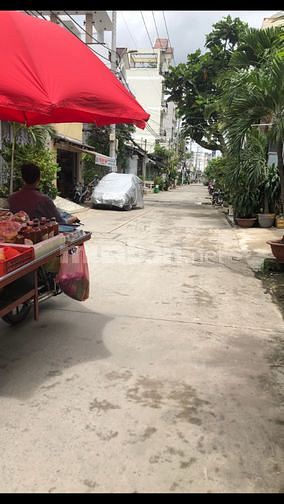 nhà hẻm xe hơi .dt- 4x24 trệt 2 lầu .4pn .3wc .
