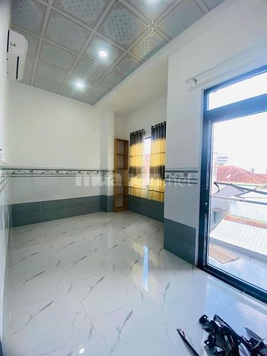 - Nhà Phường 10 TP Mỹ Tho  - Vị Trí : Nhà Cách Ấp Bắc tầm 120m . Đường