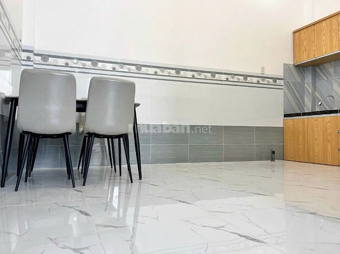 - Nhà Phường 10 TP Mỹ Tho  - Vị Trí : Nhà Cách Ấp Bắc tầm 120m . Đường