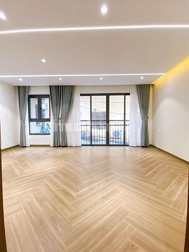 LÔ GÓC_5 TẦNG_THANG MÁY_NGÃ BA TRẦN KHÁT CHÂN_VÕ THỊ SÁU_CHỈ 6.5 TỶ 