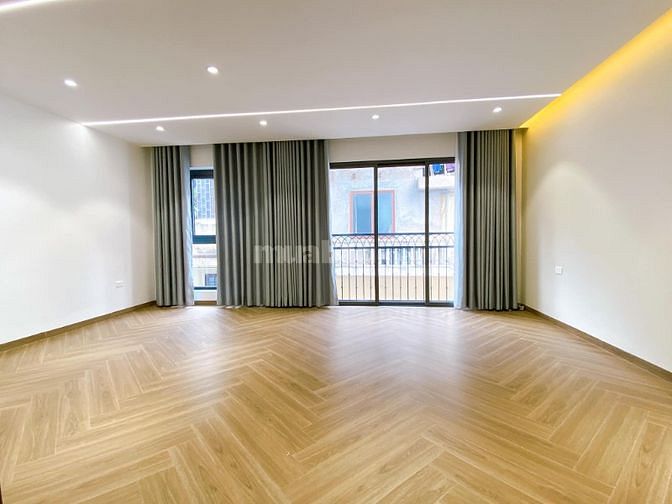LÔ GÓC_5 TẦNG_THANG MÁY_NGÃ BA TRẦN KHÁT CHÂN_VÕ THỊ SÁU_CHỈ 6.5 TỶ 