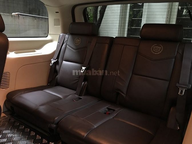 Bán xe Cadilac Escalade màu đen, xe gia đình ít sử dụng, biển HN đẹp