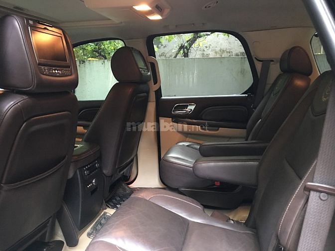 Bán xe Cadilac Escalade màu đen, xe gia đình ít sử dụng, biển HN đẹp