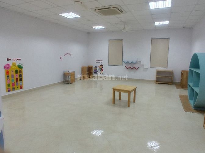 Tòa văn phòng Phố Kim Mã 4 tầng,thang máy,420m2, 2 mặt tiền, KD tốt
