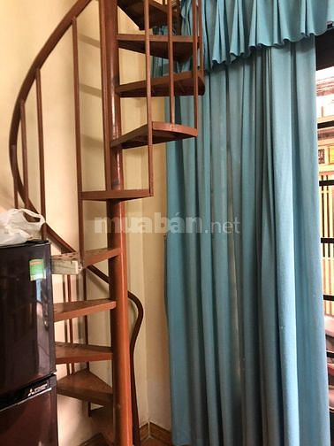 Gấp, cần bán nhà hẻm Nguyễn Văn Nguyễn Q1
