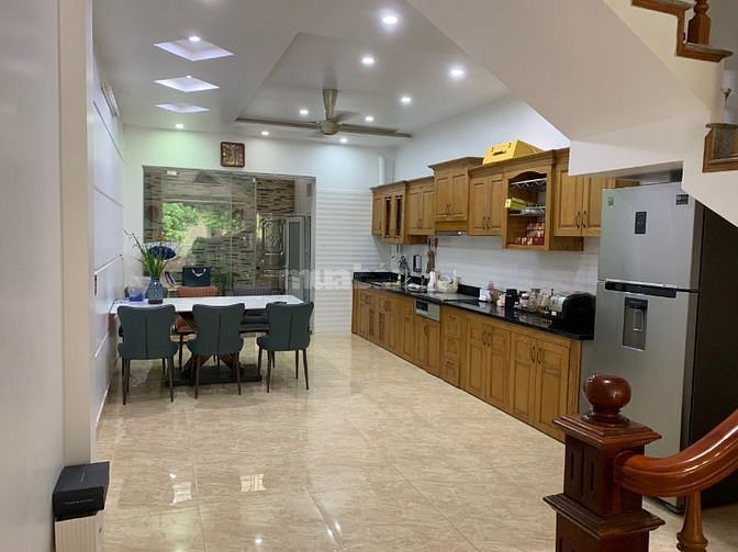 Cho thuê nhà, vừa ở, vừa làm văn phòng. 