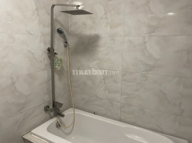 Bán gấp căn hộ 145m2, 05 PN, 02WC, tầng 2, Lô A CC Giai Việt 854 TQB 