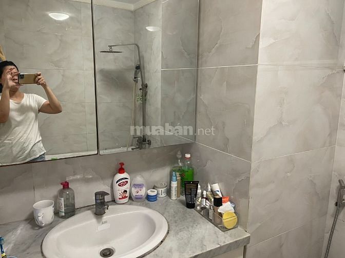 Bán gấp căn hộ 145m2, 05 PN, 02WC, tầng 2, Lô A CC Giai Việt 854 TQB 