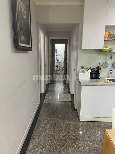 Bán gấp căn hộ 145m2, 05 PN, 02WC, tầng 2, Lô A CC Giai Việt 854 TQB 