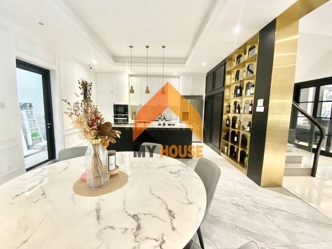 LẠI LA, LẠI LA..MYHOUSE TRÌNH LÀNG CĂN VILLA THẢO ĐIỀN ĐẸP SIÊU THỰC