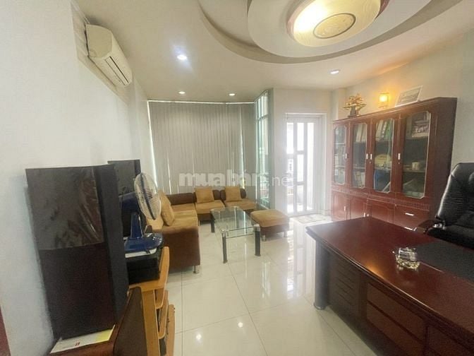 Mặt Tiền 6 Tầng, Q.10 Ngay ĐH Kinh Tế, DT (4,2 x 20) Có Vỉa Hè, HC