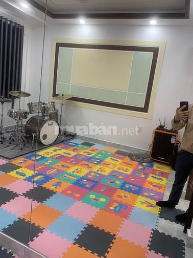 Bán căn nhà hẻm xe hơi 163 Tô Hiến Thành quận 10 KC 3 lầu st