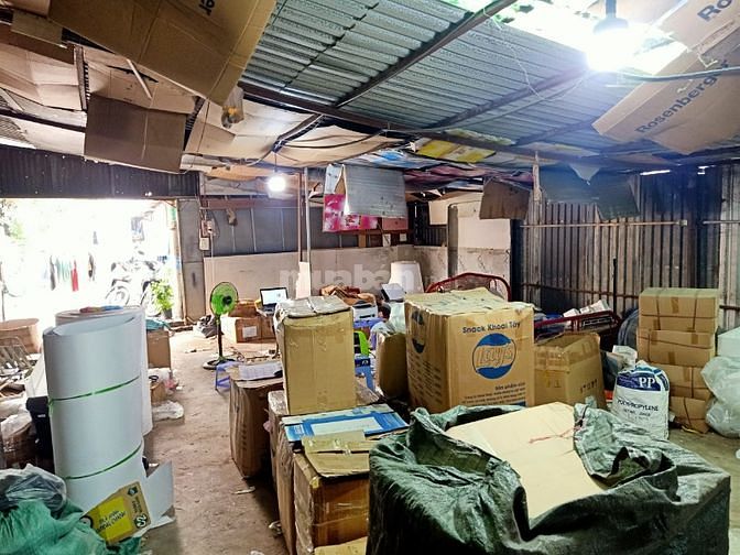 Cho thuê kho xưởng gần ngã tư An Sương 300m2 giá chỉ 8T
