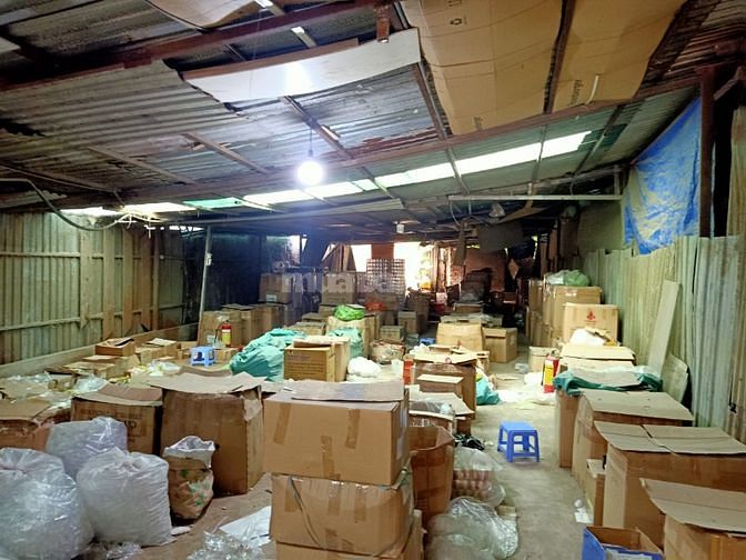 Cho thuê kho xưởng gần ngã tư An Sương 300m2 giá chỉ 8T