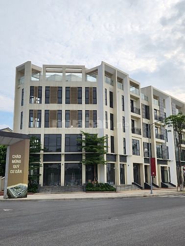 Bán shophouse siêu đẹp 3 mặt thoáng K3 Starlake Tây Hồ Tây. DT 285m