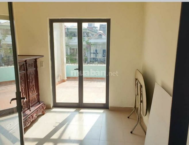 Cho thuê nhà ngõ 267 Hoàng Hoa Thám gần cầu Văn Cao, Ba Đình