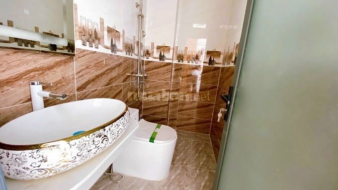 Bán nhà Âu Dương Lân Quận 8. 107m2 , 5 lầu hai mặt tiền, 6 pn 9.5 tỷ