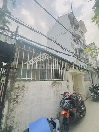 Chính Chủ Cần Bán Căn Cấp 4,mặt tiền 8m,gần hồ Tây,giá từ 5,8 tỷ