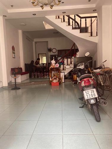 Nhà MT Nguyễn Văn Linh, P.Tân Thuận Tây, Q7, DTSD 208m2, 5 lầu. 9,5 tỷ