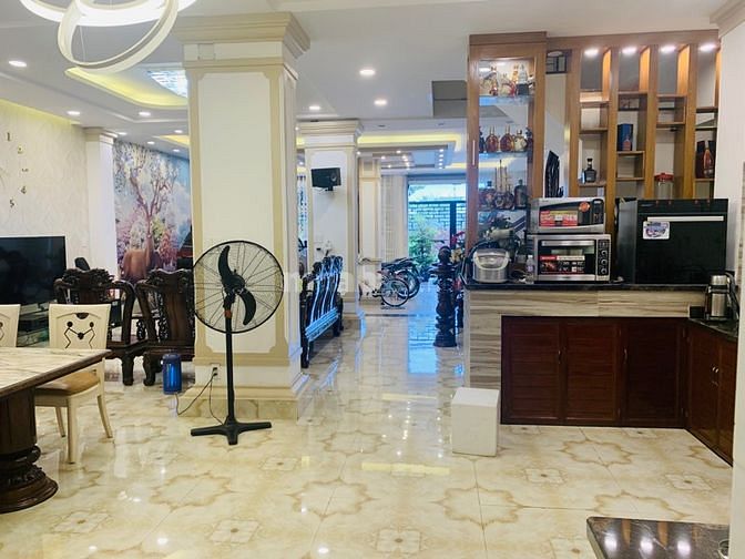 Cần Bán - BIỆT THỰ  - Gần Ngã Tư  Phú Nhuận - Kế Q.1 - 172m2 - 17.9 Tỷ