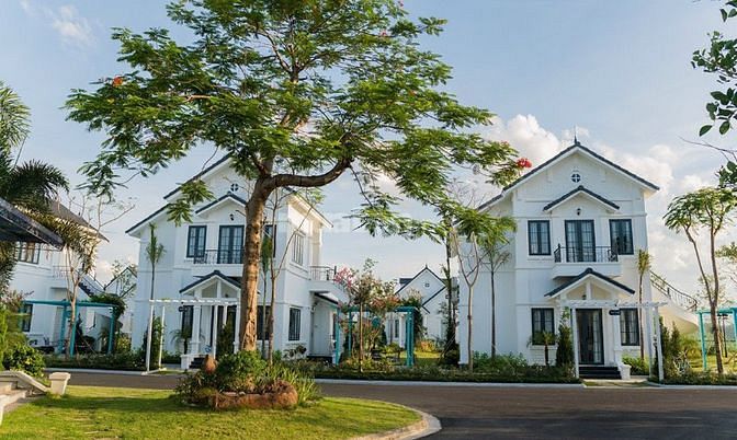 Nhà view Biển 6x18 sổ hồng riêng 2ty8 full nội thất có hồ bơi riêng 