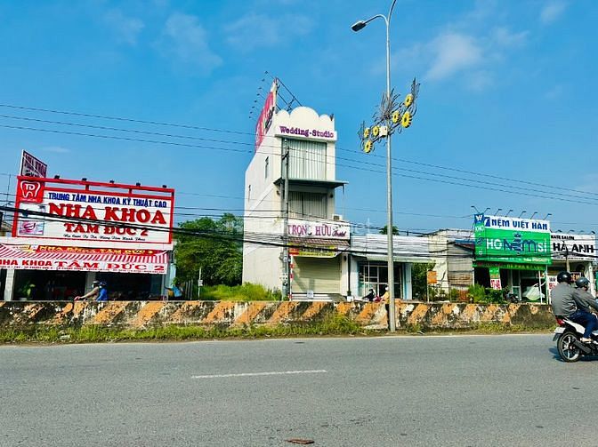 5x45. Hơn 300m2 có 100m2 thổ. Đường nhựa quốc lộ DT782. 4,x tỷ