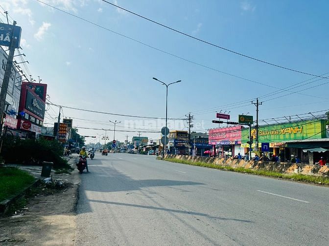 5x45. Hơn 300m2 có 100m2 thổ. Đường nhựa quốc lộ DT782. 4,x tỷ
