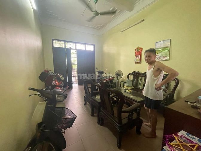 Bán nhà trong khu Bách Khoa ô tô đỗ cửa, tiện KD 4 tầng 85m2 gía 10 tỷ
