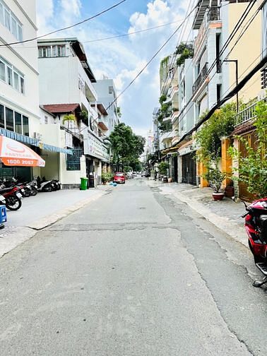 Cho thuê nhà có 6 phòng hẻm xe hơi 436a đường 3/2, quận 10