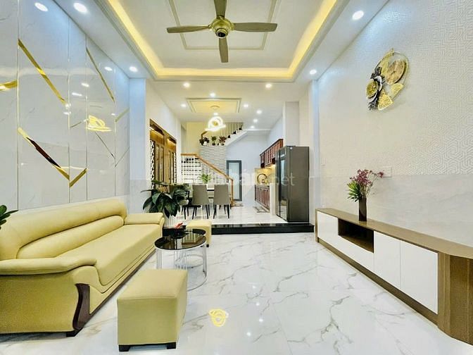 Nhà ngộp bán gấp Âu Dương Lân, Phường 3, Quận 8. Cách cầu chữ Y 200m