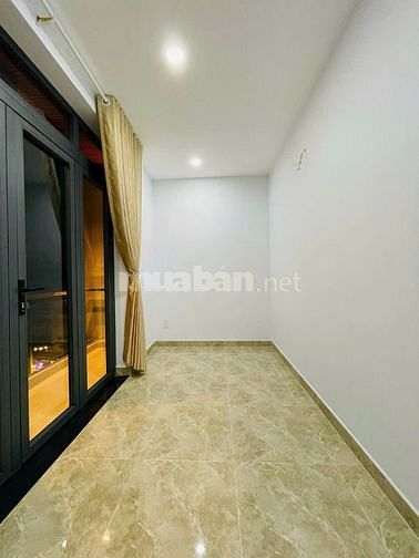 Nhà ngộp bán gấp Âu Dương Lân, Phường 3, Quận 8. Cách cầu chữ Y 200m