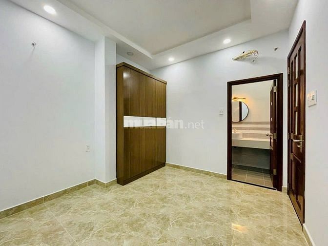 Nhà ngộp bán gấp Âu Dương Lân, Phường 3, Quận 8. Cách cầu chữ Y 200m